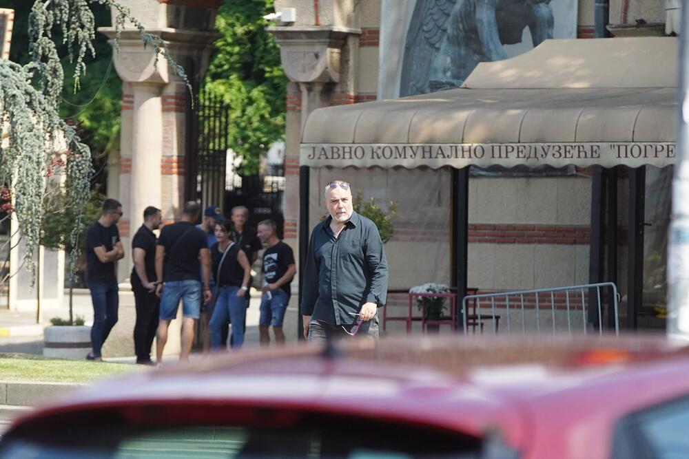 <p>Brat Nikole Koja, Vladimir, sahranjen je Novom groblju u Beogradu. </p>