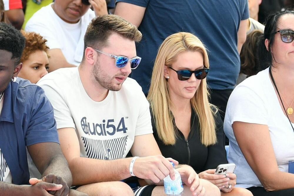 Luka Dončić i Anamarija Goltes na jednom košarkaškom meču u Parizu