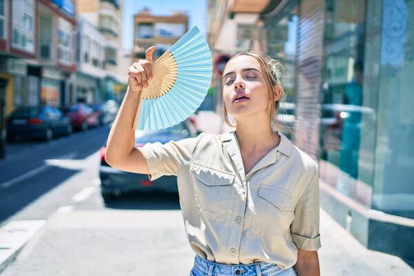 Kako da lice ne bude masno tokom leta? 5 sitnica koje treba da promenite da ne biste bežali od ogledala celo leto