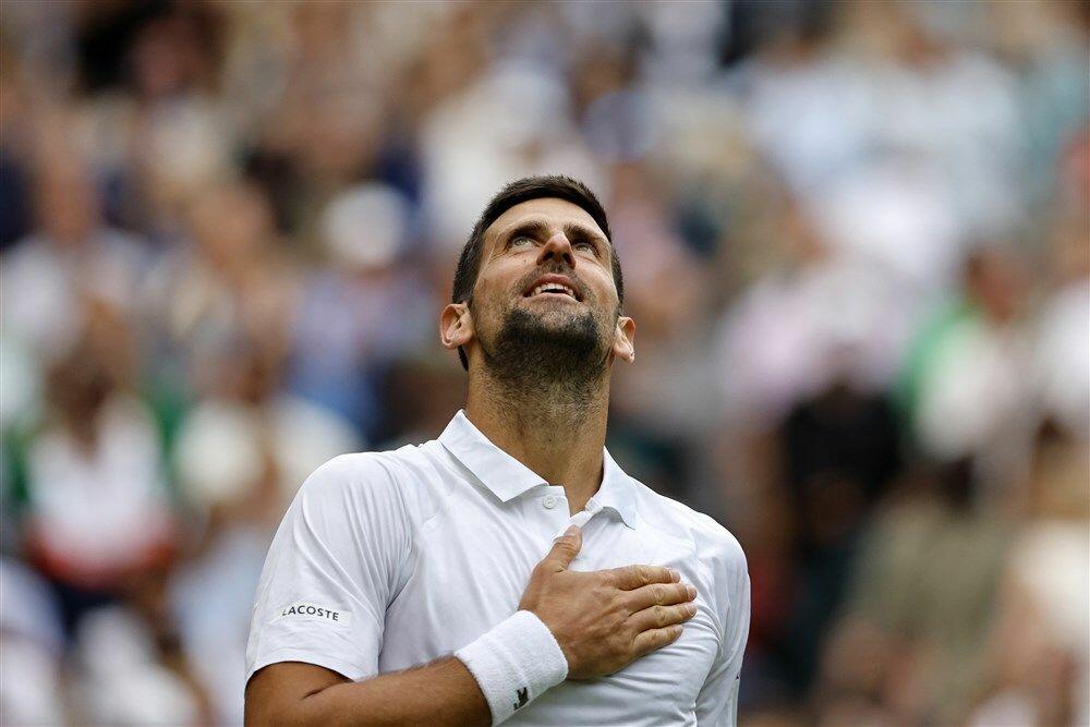 Novak đoković uvek dosledno poštuje pravilo o nošenju bele boje na Vimbldonu