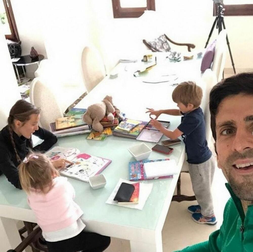 <p>Novak i Jelena Đoković imaju dvoje dece, a teniser je otkrio zbog čega nose imena Stefan i Tara</p>