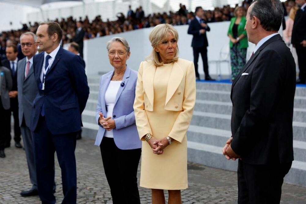Brižit Makron, supruga predsednika Francuske Emanuela Makrona, izgleda fenomenalno u 72. godini