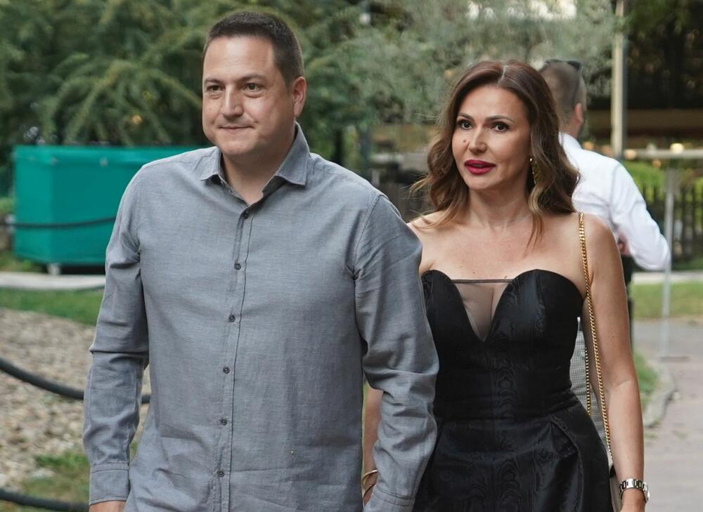 Bivši ministar obrazovanja Branko Ružić sa suprugom Anom na svadbi Marije Mikić
