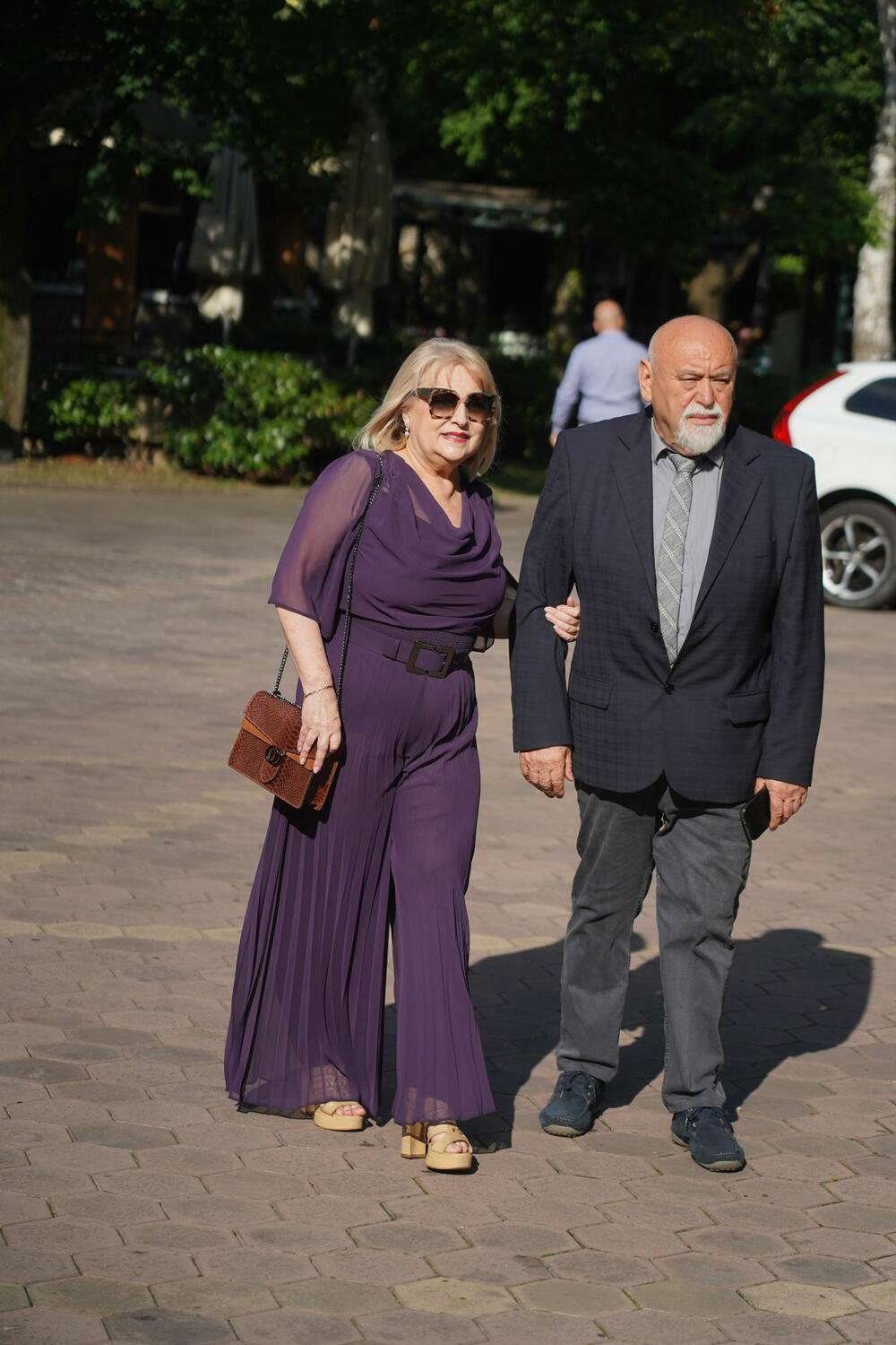 Slavica Đukić Dejanović sa suprugom Rankom Dejanovićem na svabi Marije Mikić i Jovana Pantića