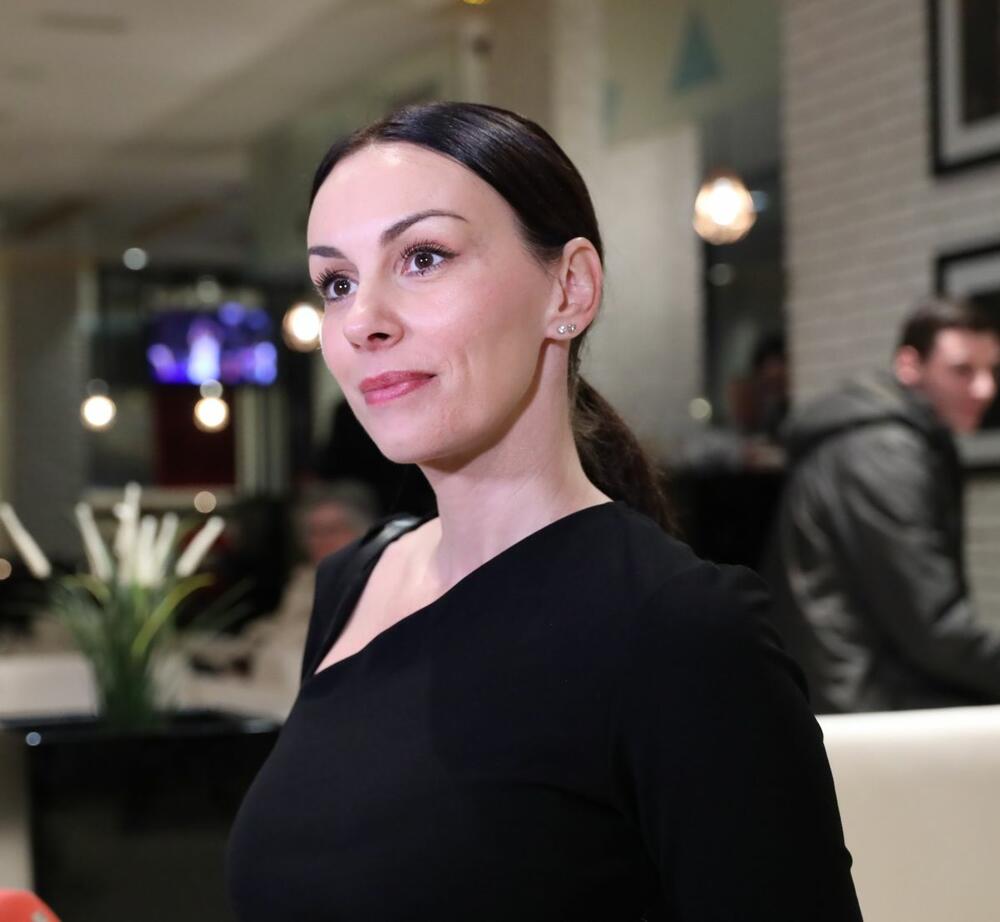 Sloboda Mićalović je na listi najlepših žena u Srbiji, prema veštačkoj inteligenciji