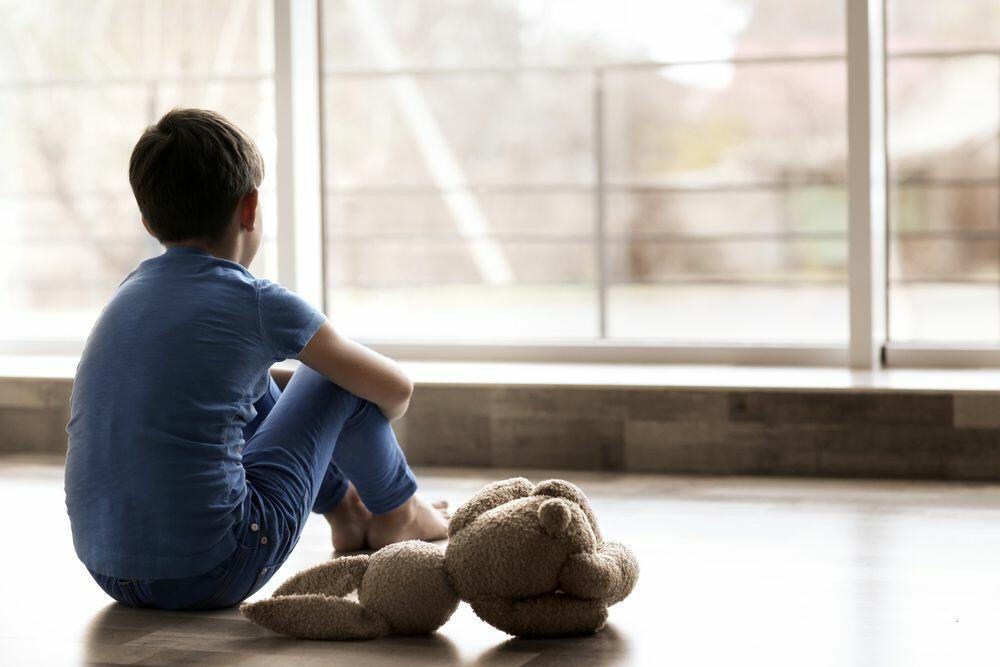 Roditelji koji emocionalno zanemaruju svoju decu im govore svojim ponašanjem: 'Tvoja osećanja nisu bitna'