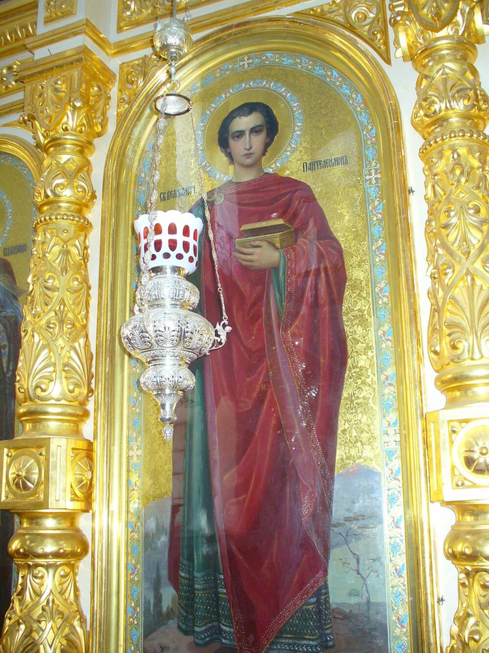 Ikona Svetog Pantelejmona u grčkoj pravoslavnoj crkvi