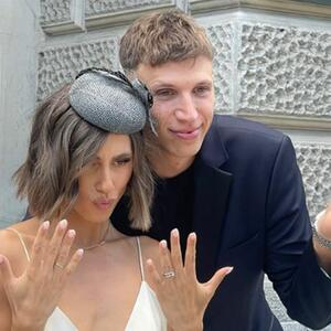 Odiše dobrim ukusom, STILOM, a mladina venčanica — PERFEKCIJA: Zavirite na venčanje srpskog košarkaša i manekenke (FOTO)