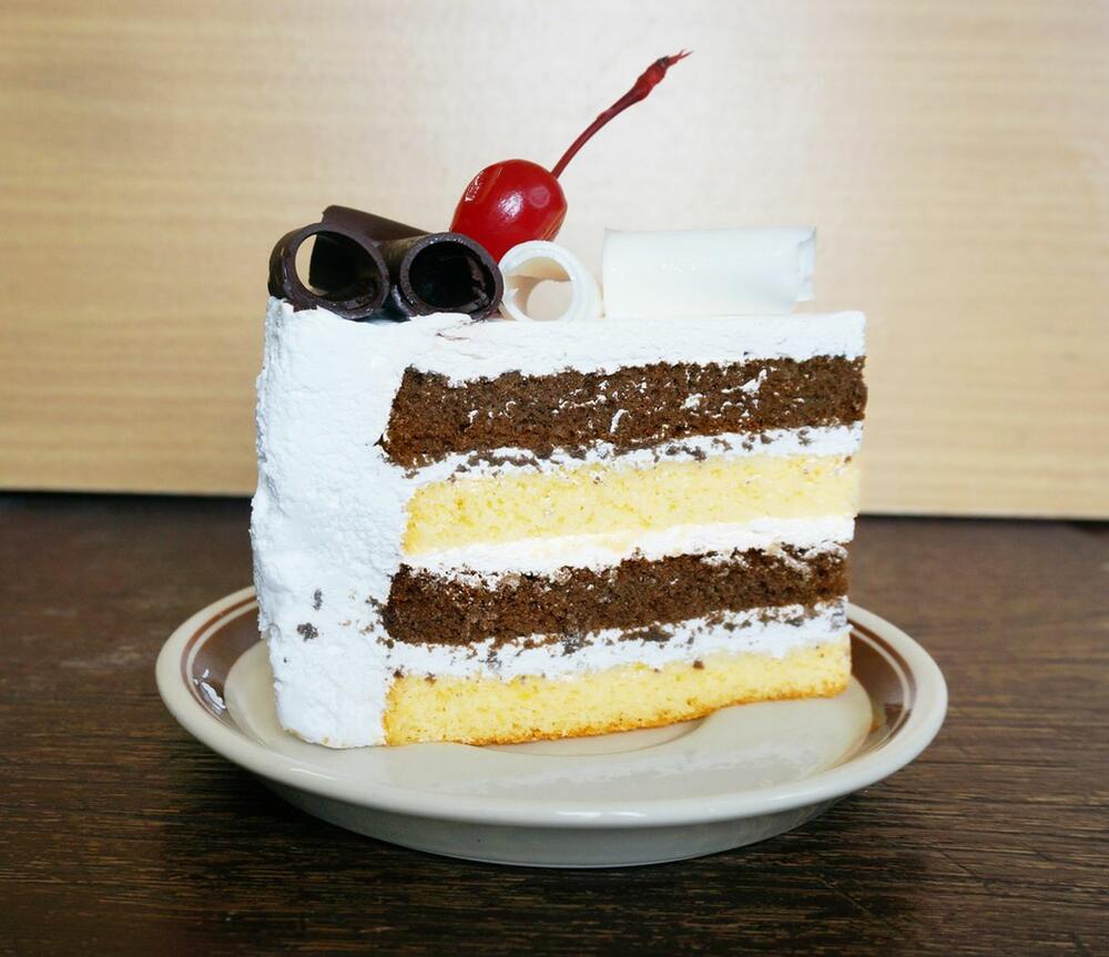isprobajte nugat tortu sa čokoladnim filovima