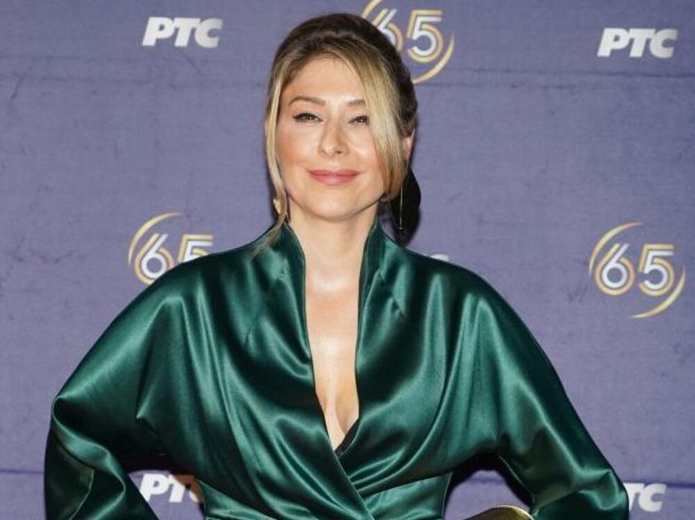 <p>Voditeljka Kristina Radenković pokazala najbolji način da nosite zelenu boju.</p>