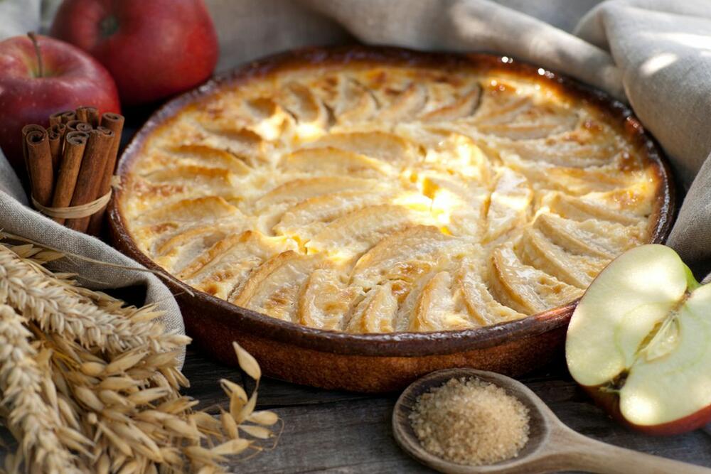 jednostavan i preukusan letnji kolač s jabukama po lakom receptu