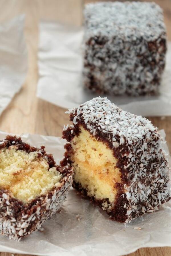 Recept za sočne kokos kocke meke kao duša: Kolač koji ukusom i mirisom vraća u detinjstvo i mami na još
