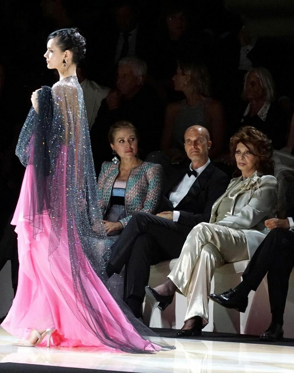 Houte couture revija modne kuće Armani tokom 80. Filmskog festivala u Veneciji