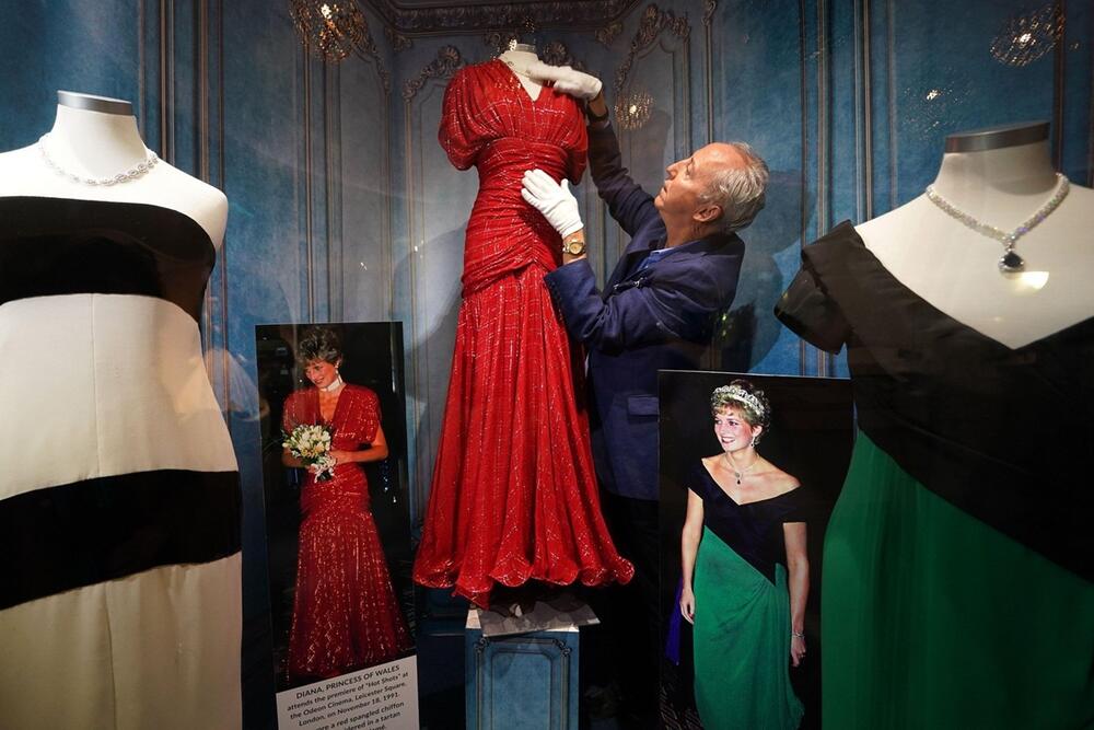 Očekuje se da bi ova haljina princeze Dajane mogla da košta do 400.000 dolara