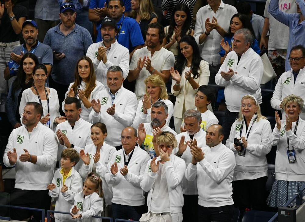 <p>Vera i Miomir Ristić na US Open-u su glasno navijali za svog zeta Novaka, ali malo ko je znao da su to oni</p>