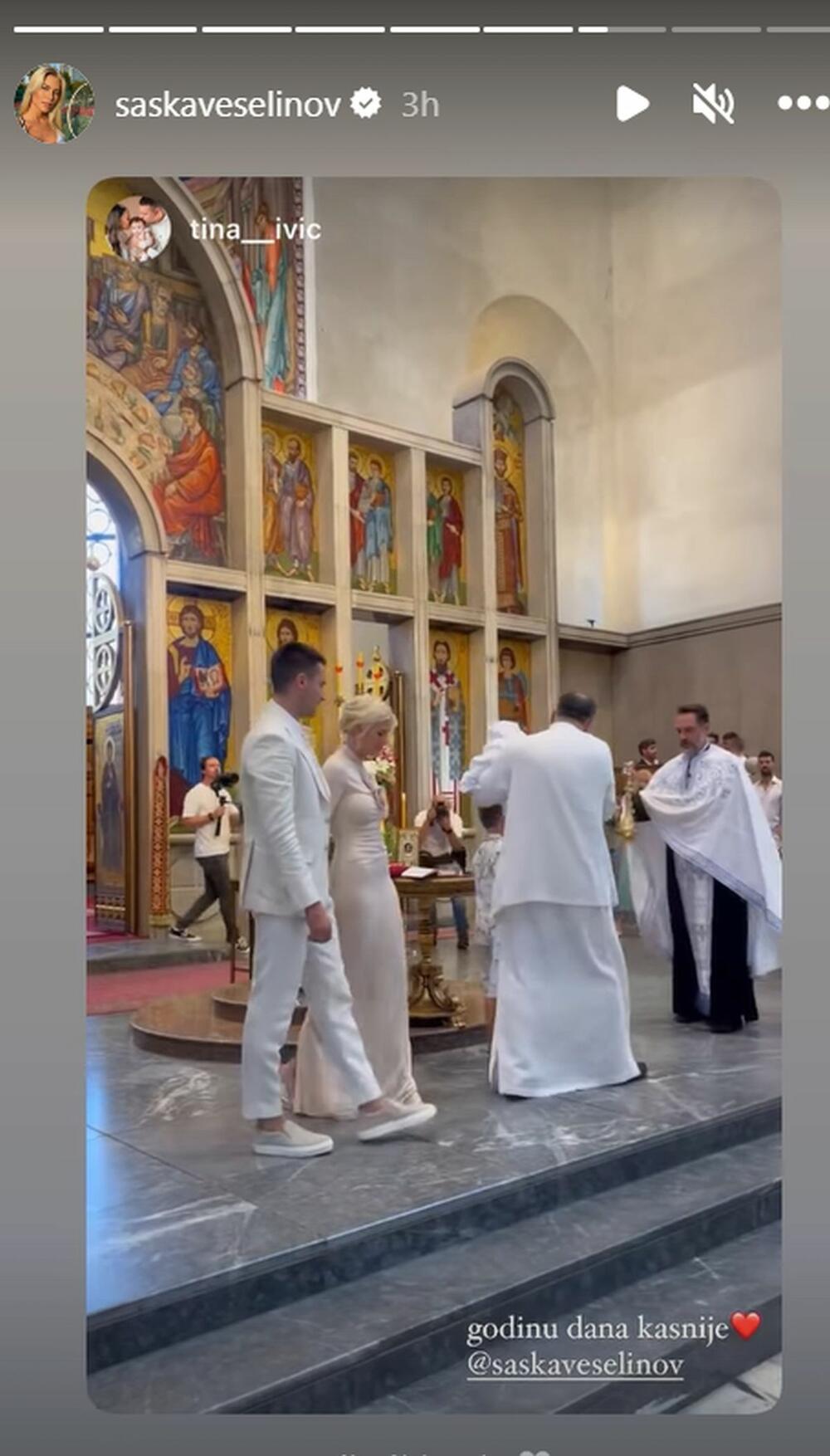<p>Saška i Đorđe Đoković krstili su sina Aleksandra na godišnjicu braka, a mlada mama blistala je u divnoj haljini!</p>