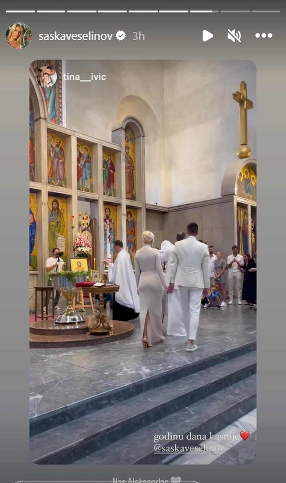 <p>Saška i Đorđe Đoković krstili su sina Aleksandra na godišnjicu braka, a mlada mama blistala je u divnoj haljini!</p>