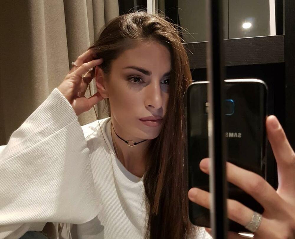 <p>Ivana Španović i Marko Vuleta se razvode nakon 2 godine braka, što je mnoge iznenadilo jer su delovali kao idiličan par.</p>