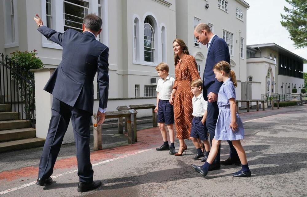 Kejt Midlton i princ Vilijam sa decom Džordžom, Luijem i Šarlot
