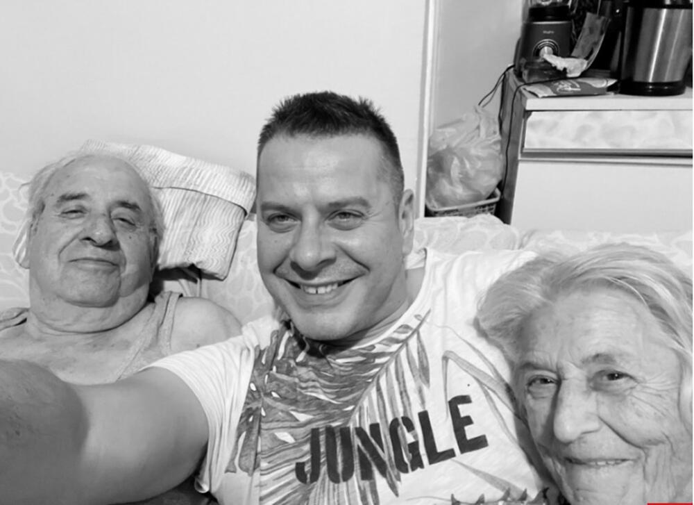 Vlado Georgiev sa roditeljima 