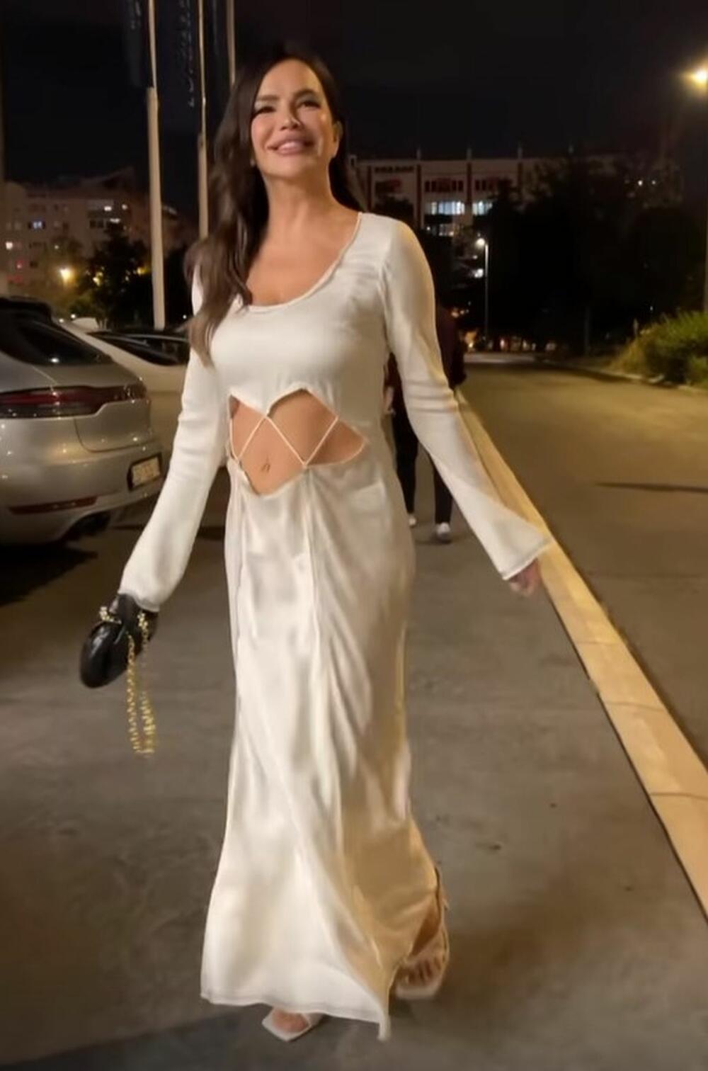 Severina Vučković posetila je Beograd i izgledala zanosno u neobičnoj beloj haljini