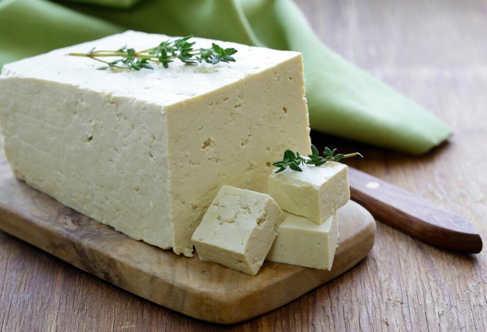 Biljni sir može da sadrži kazein, mlečni protein koji je često uzrok alergija na kravlje mleko
