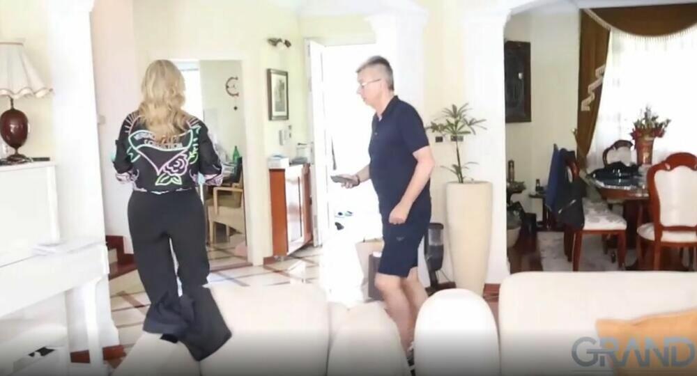 <p>Svoje porodično gnezdo svili su u ušuškanom delu grada, daleko od gužve i vreve.</p>