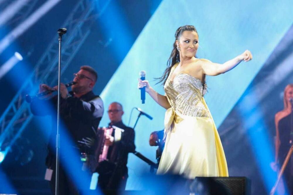 Aleksandra Prijović na svom prvom koncertu u Beogradskoj areni, 28. septembra