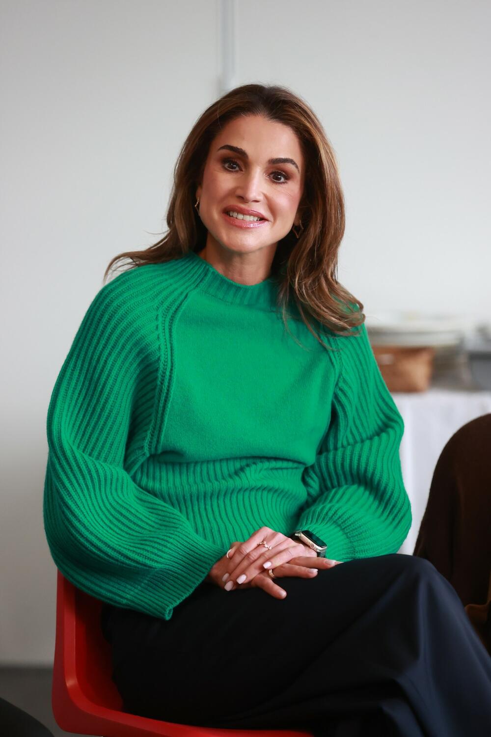 Kraljica Ranija od Jordana na samitu u Belfastu nosila je jednostavnu kombinaciju džempera i poslovnih pantalona