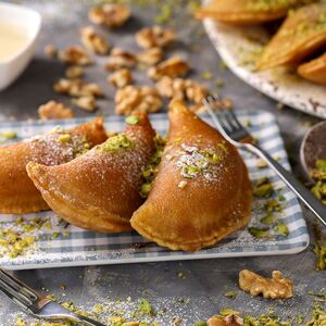 BLISKOISTOČNI slatkiš kog nećete moći da se zasitite: Arapski KATAJEF koji ćete voleti više nego baklave i tulumbe