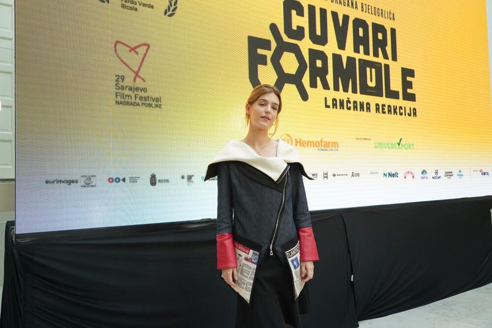 <p>Mladu glumicu Alisu Radaković uskoro ćemo gledati u "Čuvarima formule", novom ostvarenju Dragana Bjelogrlića.</p>