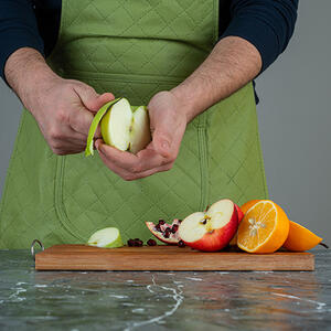 Da li ispravno ljuštite voće i povrće? Evo šta morate da znate pre nego što počnete