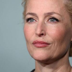 Sigurno ga već imate, a biće u trendu: Omiljeni detalj iz 90-ih su mnoge zvezde htele da vrate, ali Džilijan će uspeti