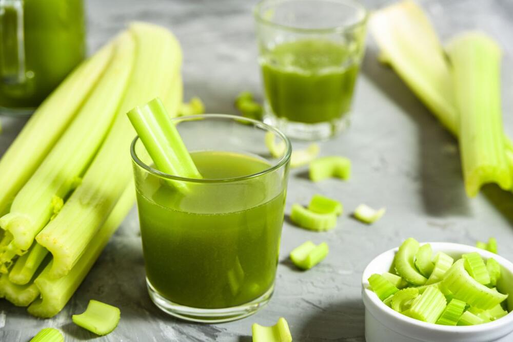 sok od celera je popularan zdrav napitak