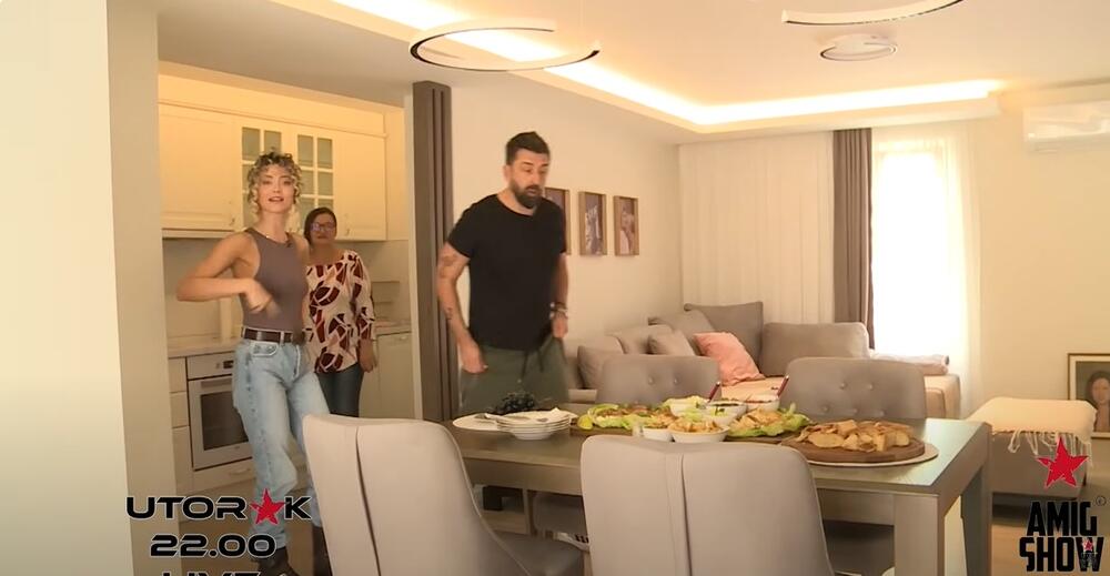 <p>U porodičnoj&nbsp;kući&nbsp;Milice Pavlović postoji samo jedna stvar koja nedostaje lepoj pevačici.&nbsp;</p>

<p>&nbsp;</p>