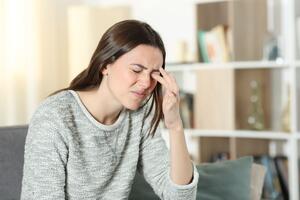 Bolovi u celom telu, umor i glavobolja su samo neki od simptoma: Šta je fibromialgija i kako se leči?
