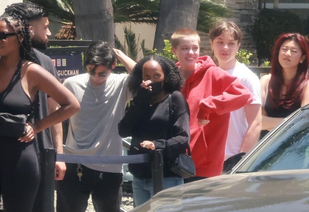 Zahara, Šajlo i Noks fotografisani u šetnji