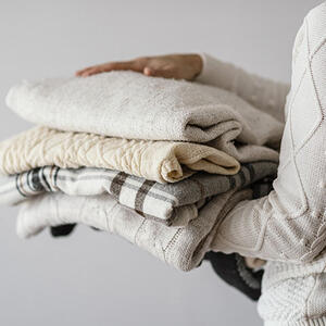 Kako ukloniti grudvice sa džempera? Vratite odeći stari sjaj – skinite s nje ružne grumuljice