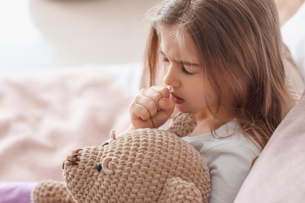Veliki kašalj se češće javlja kod beba i male dece