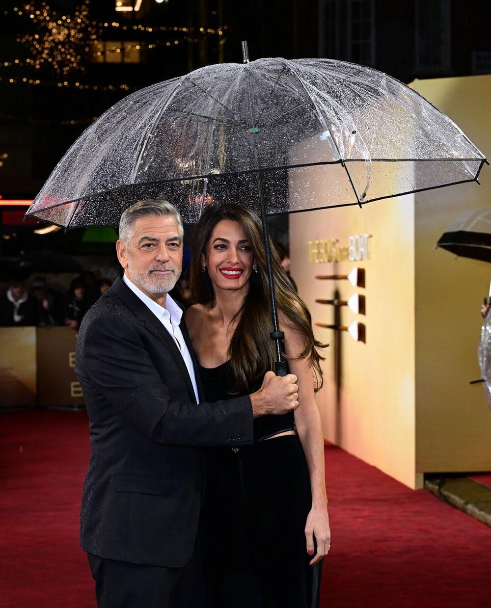 <p>Amal i Džordž Kluni bili su u centru pažnje u kišnoj prestonici Engleske. </p>

<p> </p>

<p> </p>