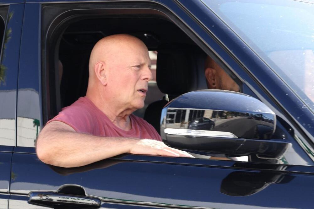 Brus Vilis nedavno je viđen u Los Anđelesu tokom vožnje
