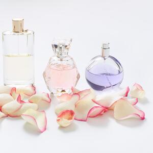SAVRŠENE MIRISNE NOTE ZA NJU I NJEGA: Obradujte nekog i izaberite očaravajući parfem!