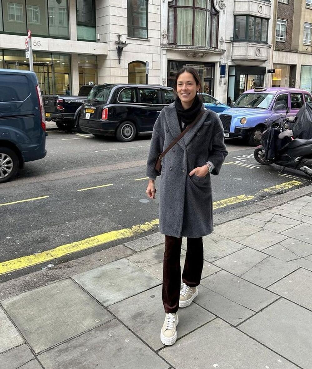 Ana Ivanović u sivom teddy kaputu u Londonu