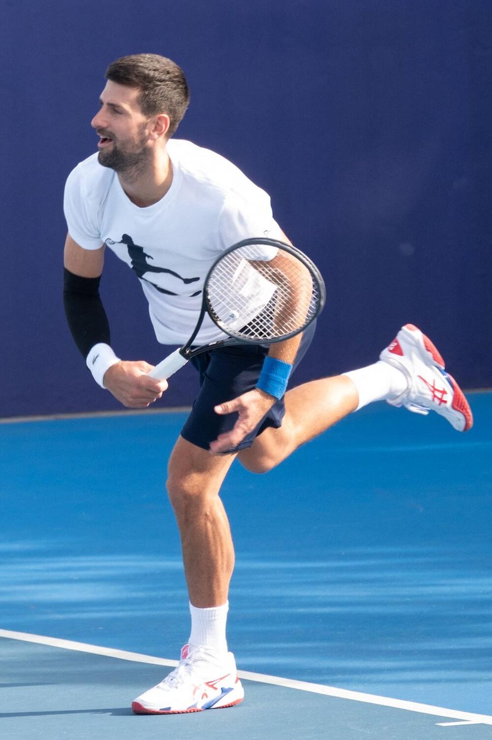 Novak Đoković tokom treninga u Marbelji