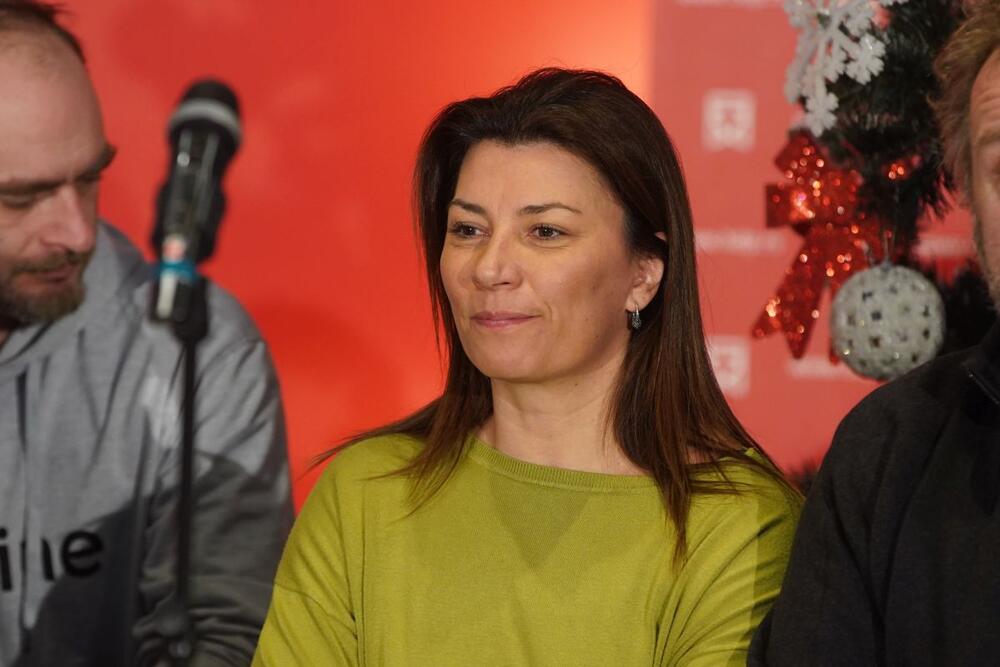 Milena Vasić na konferenciji povodom premijere predstave "Budućnost"