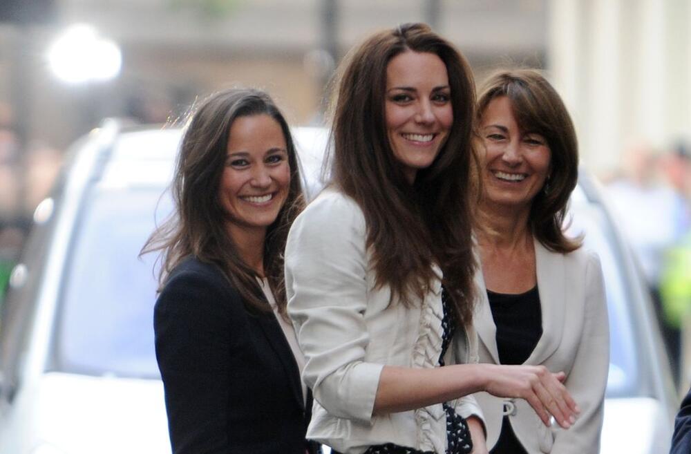 Kejt Midlton sa sestrom Pipom i majkom Kerol pred kraljevsko venčanje 2011.