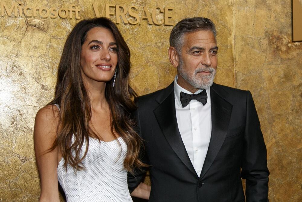 <p>Lepa advokatica Aman Kluni blistala je u večernjem izlasku u Londonu.</p>