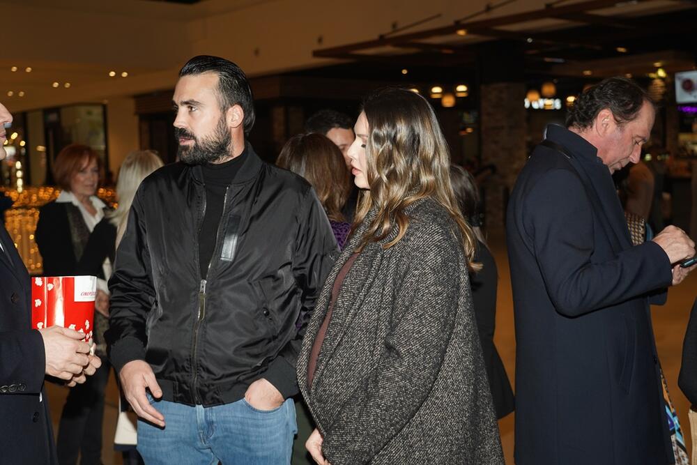 Njem stomak je u prvom planu: Prvo pojavljivanje Miodraga Radonjića sa ...