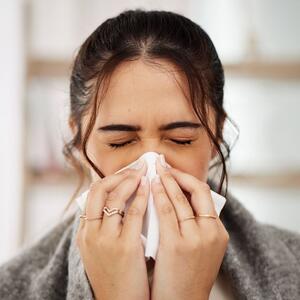 Kako razlikovati upalu sinusa od teške prehlade? U ovim slučajevima je potrebno posetiti lekara i uzeti antibiotik