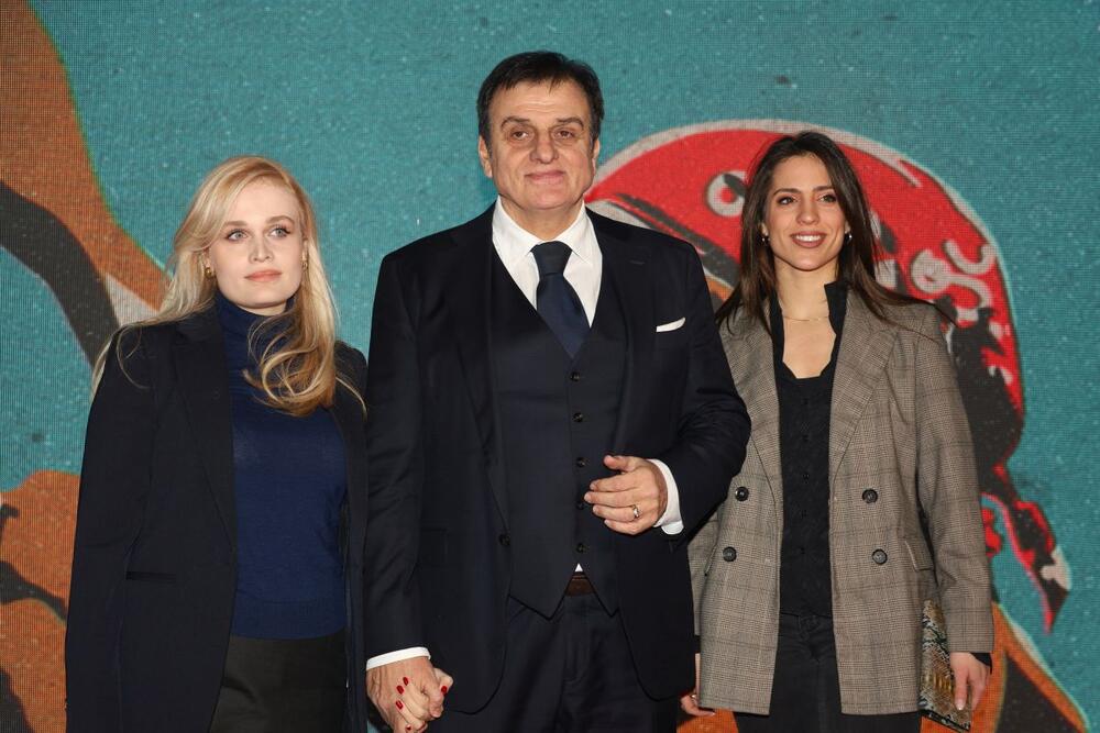 Miodrag Mića Sovtić, muž Anice Dobre, sa ćerkom Minom i glumicom Mionom Marković